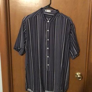New Chic Men’s half button up top